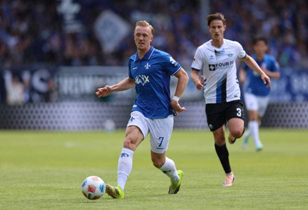 16 05 2026, Soccer 2 Bundesliga, SV Darmstadt 98 SC Paderborn, v l , Isac Lidberg SV Darmstadt 98 , Jonah Sticker SC Paderborn DFL DFB REGULATIONS PROHIBIT ANY USE OF PHOTOGRAPHS AS IMAGE SEQUENCES AND OR QUASI VIDEO xdcx Copyright: HMBxMedia Claus