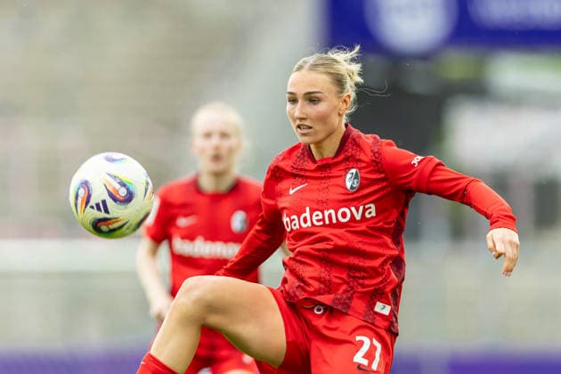 Sophie Nachtigall Sport Club Freiburg in action, on the ball, single action during the Women s Soccer Bundesliga match between SGS Essen and Sport Club Freiburg, Stadion an der Hafenstrasse on May 17, 2026 in Essen, Germany Photo by Mario Hommes DeFodi Images Sophie Nachtigall Sport Club Freiburg controls the ball during the Women s Soccer Bundesliga match between SGS Essen and Sport Club Freiburg at Stadion an der Hafenstrasse on May 17, 2026 in Essen, Germany Photo by Mario Hommes DeFodi Images DFL regulations prohibit any use of photographs as image sequences and or quasi video