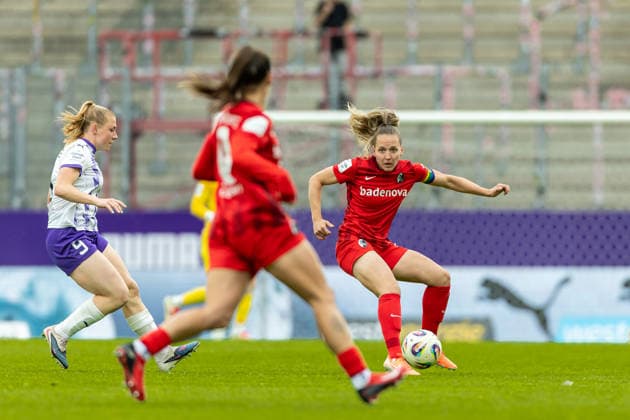 Lisa Karl Sport Club Freiburg in action, on the ball, single action during the Women s Soccer Bundesliga match between SGS Essen and Sport Club Freiburg, Stadion an der Hafenstrasse on May 17, 2026 in Essen, Germany Photo by Mario Hommes DeFodi Images Lisa Karl Sport Club Freiburg controls the ball during the Women s Soccer Bundesliga match between SGS Essen and Sport Club Freiburg at Stadion an der Hafenstrasse on May 17, 2026 in Essen, Germany Photo by Mario Hommes DeFodi Images DFL regulations prohibit any use of photographs as image sequences and or quasi video