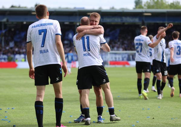 16 05 2026, Soccer 2 Bundesliga, SV Darmstadt 98 SC Paderborn, v l , Goal celebration to 0 2 by Sven Michel SC Paderborn , Filip Bilbija SC Paderborn , Laurin Curda SC Paderborn , Goal celebration, celebrate the goal DFL DFB REGULATIONS PROHIBIT ANY USE OF PHOTOGRAPHS AS IMAGE SEQUENCES AND OR QUASI VIDEO xdcx Copyright: HMBxMedia Claus