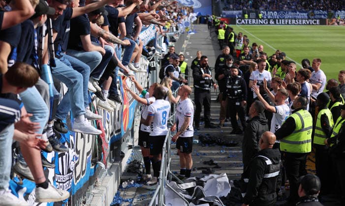 16 05 2026, Soccer 2 Bundesliga, SV Darmstadt 98 SC Paderborn, v l , Paderborn players cheering celebrate after the final whistle in Hanover, Paderborn plays in the relegation for promotion to the Bundesliga DFL DFB REGULATIONS PROHIBIT ANY USE OF PHOTOGRAPHS AS IMAGE SEQUENCES AND OR QUASI VIDEO xdcx Copyright: HMBxMedia Claus