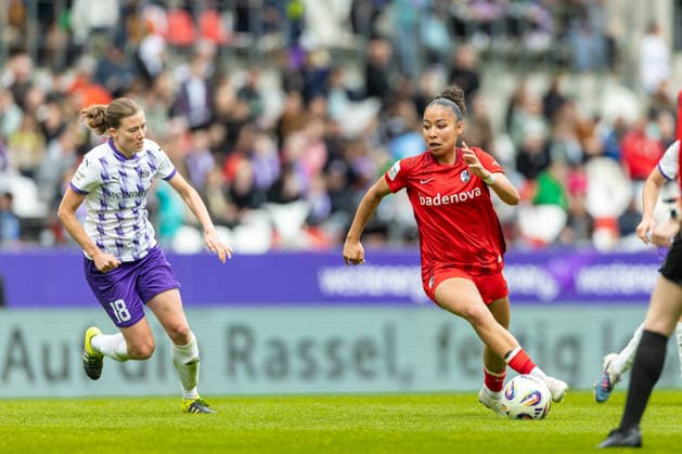 Nicole Ojukwu Sport Club Freiburg in action, on the ball, single action during the Women s Soccer Bundesliga match between SGS Essen and Sport Club Freiburg, Stadion an der Hafenstrasse on 17 May 2026 in Essen, Germany Photo by Mario Hommes DeFodi Images Nicole Ojukwu Sport Club Freiburg controls the ball during the Women s Soccer Bundesliga match between SGS Essen and Sport Club Freiburg at Stadion an der Hafenstrasse on May 17, 2026 in Essen, Germany Photo by Mario Hommes DeFodi Images DFL regulations prohibit any use of photographs as image sequences and or quasi video