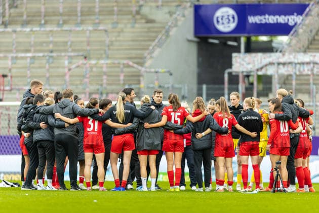 Players of Sport Club Freiburg form a circle during the Women s Soccer Bundesliga match between SGS Essen and Sport Club Freiburg, Stadion an der Hafenstrasse on May 17, 2026 in Essen, Germany Photo by Mario Hommes DeFodi Images The Player of Sport Club Freiburg form a circle during the Women s Soccer Bundesliga match between SGS Essen and Sport Club Freiburg at Stadion an der Hafenstrasse on May 17, 2026 in Essen, Germany Photo by Mario Hommes DeFodi Images DFL regulations prohibit any use of photographs as image sequences and or quasi video