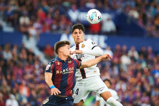 Olaizola RCD Mallorca and Ivan Romero Levante UD during the LaLiga EA Sports match between Levante UD and RCD Mallorca at Ciudad de Valencia on May 17, 2026 in Valencia, Spain Photo by Maria Jose Segovia DeFodi Images