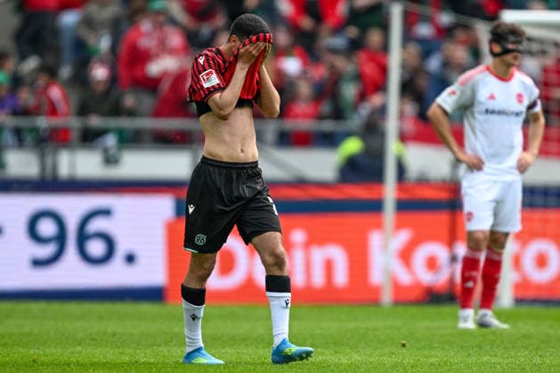 2 Bundesliga Hannover 96 1 FC Nürnberg on 17 05 2026 at the HDI Arena in Hannover Waniss Taï¯bi Hannover dissatisfied, disappointed, disappointed, dejected MT