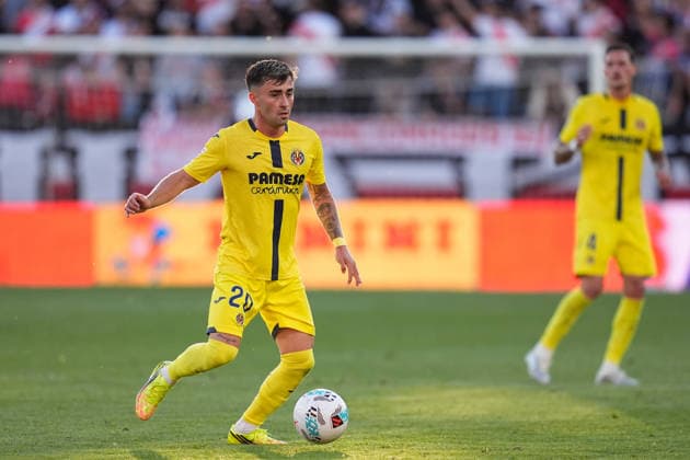May 17, 2026, Madrid, Madrid, Spain: Alberto Moleiro of Villarreal CF in action during the Spanish League, LaLiga EA Sports, football match played between Rayo Vallecano and Villarreal CF at Estadio de Vallecas on May 17, 2026, in Madrid, Spain. Rayo Vallecano V Villarreal CF - LaLiga EA Sports  - ZUMAa181 20260517_zaa_a181_305 Copyright: xDennisxAgyemanx