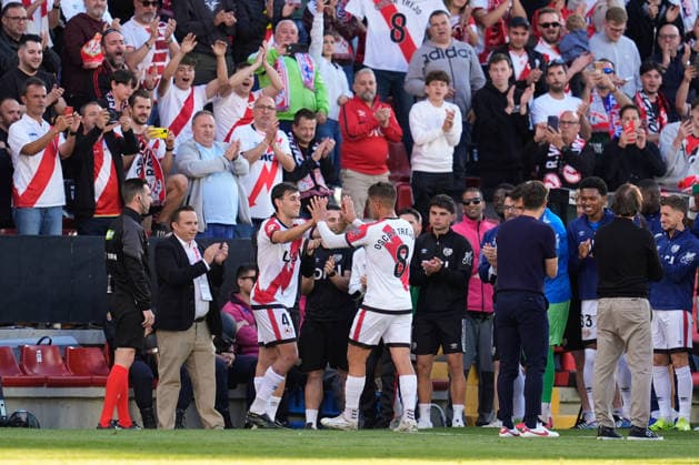 May 17, 2026, Madrid, Madrid, Spain: Oscar Trejo of Rayo Vallecano is given a guard of honour by teammates during the Spanish League, LaLiga EA Sports, football match played between Rayo Vallecano and Villarreal CF at Estadio de Vallecas on May 17, 2026, in Madrid, Spain. Rayo Vallecano V Villarreal CF - LaLiga EA Sports  - ZUMAa181 20260517_zaa_a181_307 Copyright: xDennisxAgyemanx