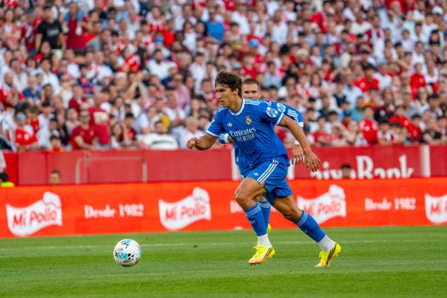 Gonzalo Garcia (N16) with the ball during the La Liga EA Sports match between Sevilla FC and Real Madrid at Estadio Ramon Sanchez Pizjuan on May 17th 2026, in Sevilla, Spain  Copyright: xAndresxLopezxSheridanxx xSPPx Sportspressphoto_SPR149026