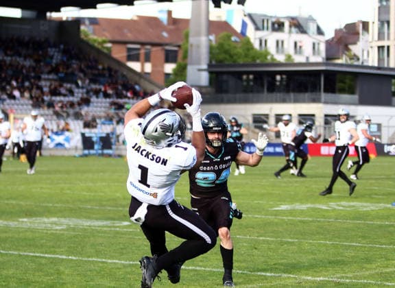 from left Aaron JACKSON Tirol , Jonas GUERNTKE Muenchen , European Football Alliance, Munich Ravens vs Raiders Tirol, Muenchen, Gruenwalder Stadion, 17 05 26 Copyright: WolfgangxFehrmann
