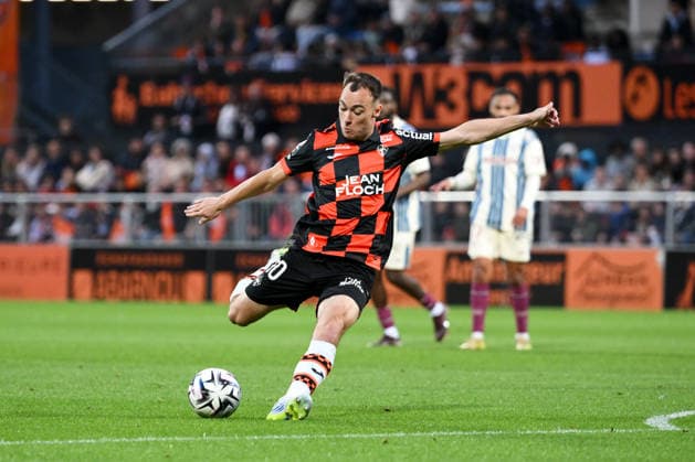 FC Lorient v Le Havre Athletic Club - Ligue 1 McDonald s 2025 2026 10 Pablo PAGIS (fcl) during the Ligue 1 McDonald s match between Lorient and Le Havre at Stade du Moustoir on May 17, 2026 in Lorient, France. Lorient France  Copyright: xFEPx 776348392
