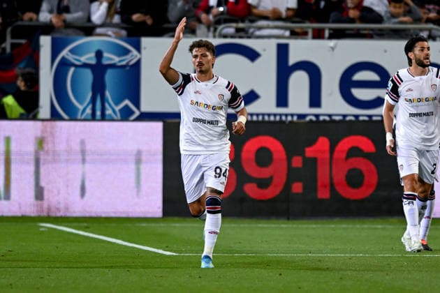Cagliari s Sebastiano Esposito celebrates after scoring the goal for 1-1 during the Serie A soccer match between Cagliari Calcio and Torino at the Unipol Domus in Cagliari, Sardinia - Sunday 17th May. - Soccer  Copyright: x Â®xGianlucaxZuddas LaPressex