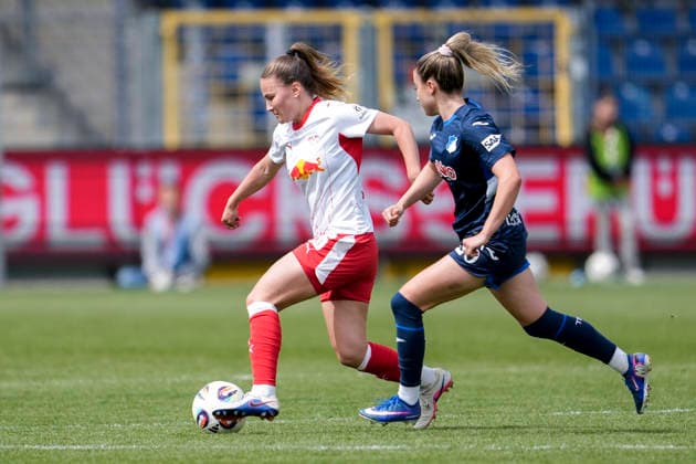 v li Annabel Schasching RBL, 16 , Janna Grimm TSG, 26 , duel, duel, tackle, tackling, dynamics, action, action, 17 05 2026, Sinsheim Hoffenheim Germany , Football, Google Pixel Women Bundesliga, TSG 1899 Hoffenheim RB Leipzig, DFB DFL REGULATIONS PROHIBIT ANY USE OF PHOTOGRAPHS AS IMAGE SEQUENCES AND OR QUASI VIDEO xozx