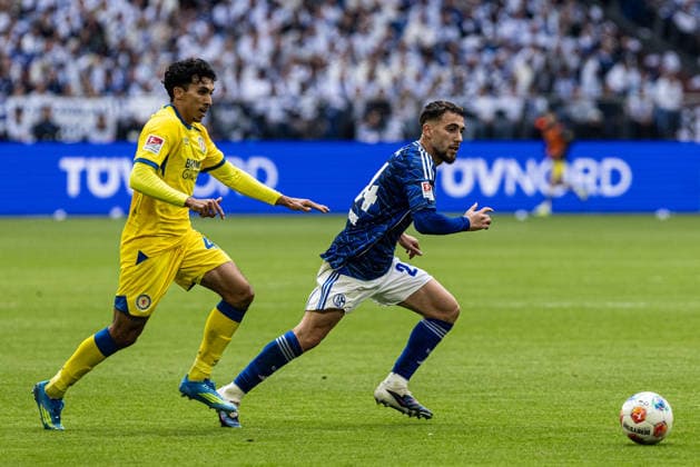 2 Fußball Bundesliga Schalke 04 Eintracht Braunschweig 17 05 2026 Adil Aouchiche FC Schalke 04, 24 2 Fußball Bundesliga Schalke 04 Eintracht Braunschweig Veltins Arena, Gelsenkirchen 17 05 2026 DFL regulations prohibit any use of photographs as image sequences and or quasi video Copyright: xBEAUTIFULxSPORTS Buriakovx