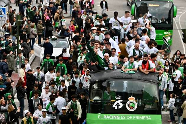 Racing Santander celebrates with its fans its promotion to the First Division Celebration of Racing Santanders promotion to the First Division of LaLiga, on May 17, 2026, in Santander, Cantabria Spain Players, coaching staff and management have toured the city aboard an open-top double-decker bus to share the promotion with thousands of fans 17 MAY 2026 RACING SANTANDER FUTBOL PRIMERA DIVISIÓN ASCENSO CANTABRIA LIGA Santander Cantabria Santander Cantabria Cantabria Spain  Copyright: xNachoxCuberox 7530494