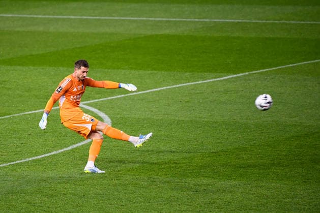 Paris FC v Paris Saint-Germain - Ligue 1 McDonald s 2025 2026 35 Kevin TRAPP (pfc) during the Ligue 1 McDonald s match between Paris FC and Paris SG at Stade Jean Bouin on May 17, 2026 in Paris, France. Paris France  Copyright: xFEPx 776348394
