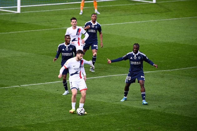Paris FC v Paris Saint-Germain - Ligue 1 McDonald s 2025 2026 07 Khvicha KVARATSKHELIA (psg) - 93 Jonathan IKONE (pfc) during the Ligue 1 McDonald s match between Paris FC and Paris SG at Stade Jean Bouin on May 17, 2026 in Paris, France. Paris France  Copyright: xFEPx 776348394