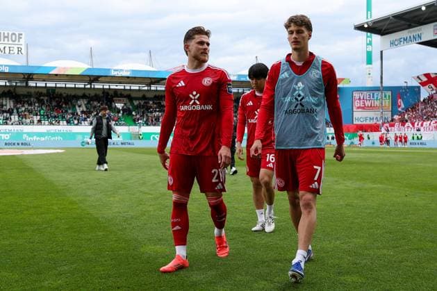 Tim Rossmann 21 Fortuna Duesseldorf , Santoshi Tanaka 16 Fortuna Duesseldorf and Luca Raimund 7 Fortuna Duesseldorf , SpVgg Greuther Fuerth vs Fortuna Duesseldorf, Football, Men, 2 Bundesliga, DFL, Saison 2025 2026, 34 Spieltag, Rueckrunde, 17 05 2026 DFB regulations prohibit any use of photographs as image sequences and or quasi video Fuerth Bayern Germany Copyright: xkolbert-press MartinxAgüerax