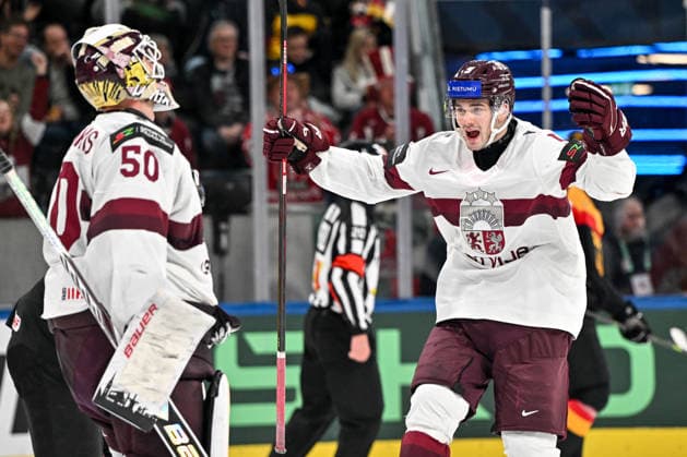 ZURICH, SWITZERLAND MAY 17 Arturs Andzans of Latvia R celebrates the victory with goalkeeper Kristers Gudlevskis of Latvia L during the 2026 IIHF Ice Hockey World Championship Switzerland game between Germany and Latvia at Swiss Life Arena on May 17, 2026 in Zurich, Zurich Zurich Swiss Life Arena Zurich Switzerland Copyright: xJustPictures.ch AndreaxBrancax jp-en-EuSpIm-JP7_ANB_Ger_Lat_17052026_8338