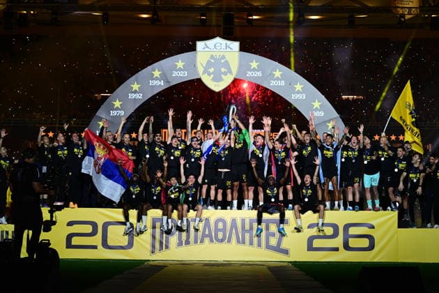 SuperLeague Trophy Ceremony - Players of AEK celebrate with the SuperLeague trophy during the trophy ceremony of the greek championship held at AEK Arena in Athens, Greece, 17 May 2026. IMAGO ONE INCH PRODUCTIONS ATHENS Greece Copyright: xOnexInchxProductionsx 6975180