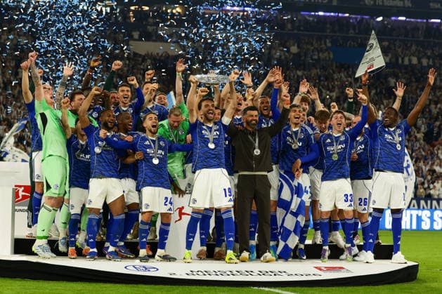 Gelsenkirchen, Germany, 17 05 26, Kenan Karaman FC Schalke 04 cheers with the championship trophy and his team during the Bundesliga 2 match between FC Schalke 04 Eintracht Braunschweig at the Veltins Arena in Gelsenkirchen Photo by Joachim Bywaletz DFB DFL REGULATIONS PROHIBIT ANY USE OF PHOTOGRAPHS AS IMAGE SEQUENCES AND OR QUASI VIDEO Copyright: JoachimxBywaletz xJB-Sportfoto