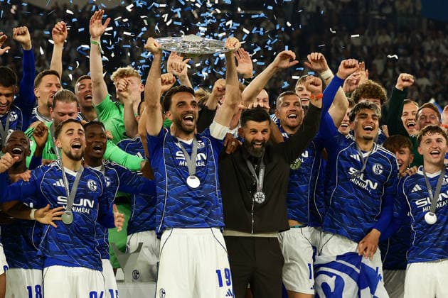 Gelsenkirchen, Germany, 17 05 26, Kenan Karaman FC Schalke 04 cheers with the championship trophy and his team during the Bundesliga 2 match between FC Schalke 04 Eintracht Braunschweig at the Veltins Arena in Gelsenkirchen Photo by Joachim Bywaletz DFB DFL REGULATIONS PROHIBIT ANY USE OF PHOTOGRAPHS AS IMAGE SEQUENCES AND OR QUASI VIDEO Copyright: JoachimxBywaletz xJB-Sportfoto