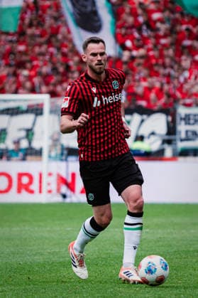 2 Bundesliga Hannover 96 vs 1 FC Nürnberg, 17 05 2026 Boris Tomiak Hannover 96, 3 am Ball Football, 2 Bundesliga, 34 Matchday Hannover 96 vs 1 FC Nürnberg on 17 05 2026 at the Heinz von Heiden Arena, Hannover DFL REGULATIONS PROHIBIT ANY USE OF PHOTOGRAPHS AS IMAGE SEQUENCES AND OR QUASI VIDEO Copyright: xBEAUTIFULxSPORTS Tonhäuserx