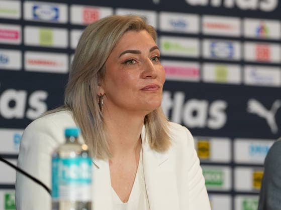 Die dreifache Champions-League-Siegerin Anja Althaus wird als Botschafterin fuer die Handball-Weltmeisterschaft 2027 in Deutschland vorgestellt. Deutschland vs Daenmark, Manner Freundschaftspiel, LanXESS Arena, Koeln, GER, 17.05.2026 Foto: HMB Media Scott W. Coleman Koeln LanXESS Arena Nordrhein-Westfalen GER Copyright: xScottxW.xColemanx