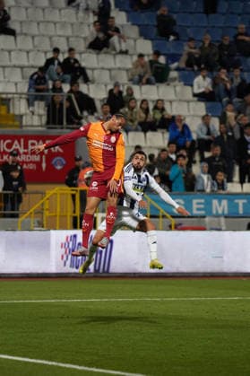 ISTANBUL, TURKEY - MAY 17: Kamil Ahmet Corekci (R) of Kasimpasa and Leroy Sane (L) of Galatasaray during the Trendyol Turkish Süper League match between Kasimpasa SK and Galatasaray SK at Recep Tayyip Erdogan Stadium on May 17, 2026 in Istanbul, Turkey. (Photo by Seskimphoto ) Kasimpasa v Galatasaray -- Turkish Super League 