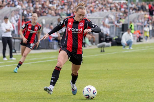 Google Pixel Womens Bundesliga Eintracht Frankfurt 1 FC Union Berlin, 17 05 2026 Lisanne Gräwe Eintracht Frankfurt 8 on the ball, clipping, portrait portrait, Eintracht Frankfurt 1 FC Union Berlin, Frankfurt, Stadion am Brentanobad, 17 5 2026 Copyright: xBEAUTIFULxSPORTS Gawlikx