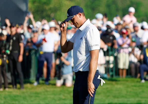 Ludvig Aberg of Sweden tips his hat as he walks off the 18th green after his final round at the 2026 PGA, Golf Herren Championship at Aronimink Golf Club in Newtown Square, Pennsylvania, on Sunday, May 17, 2026.  PHI20260517902 LAURENCExKESTERSON