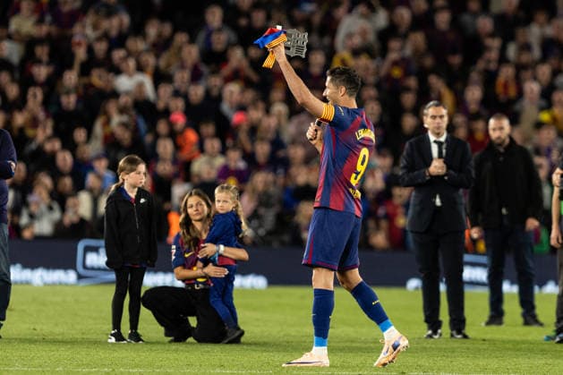 May 17, 2026, Barcelona, Barcelona, Spain: BARCELONA, SPAIN - MAY 17: Robert Lewandowski of FC Barcelona, Barca waves to fans during his farewell following the LaLiga EA Sports match between FC Barcelona and Real Betis at Spotify Camp Nou on May 17, 2026 in Barcelona, Spain. SOCCER 2026: FC Barcelona V Rel Betis - LaLiga EA Sports Matchday 37  - ZUMAs316 20260517_znp_s316_118 Copyright: xMartixSeguraxRamonedax