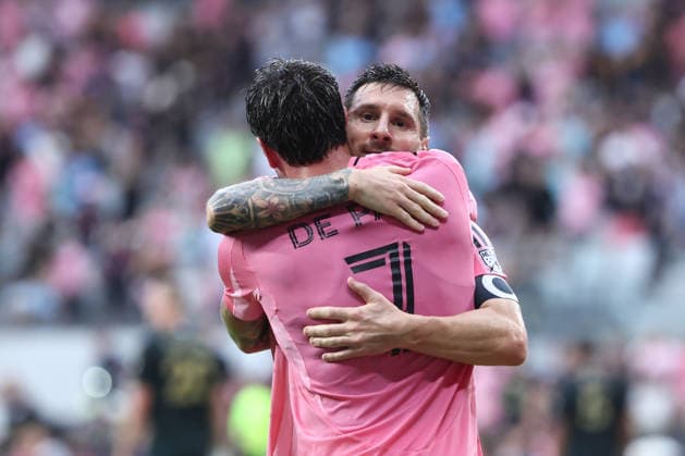 MIAMI, FL - MAY 17: Inter Miami CF midfielder Leo Messi (10) gets a hug from Inter Miami CF midfielder Rodrigo de Paul (7) after his assist and 2-0 lead int he first half during the match between the Portland Timbers and Inter Miami CF on Sunday, May 17, 2026 at Nu Stadium in Miami, FL. (Photo by Peter Joneleit Icon Sportswire) SOCCER: MAY 17 MLS, Fussball Herren, USA Inter Miami CF vs Portland Timbers EDITORIAL USE ONLY Icon2605017048