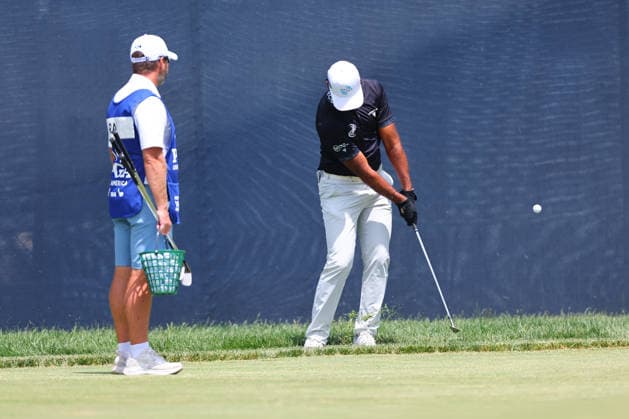 NEWTON SQUARE, PA - MAY 17: Aaron Rai of England warms up prior to the final round of the 2026 PGA, Golf Herren Championship on May 17, 2026 at Aronimink Golf Club in Newtown Square, Pennsylvania. (Photo by Rich Graessle Icon Sportswire) GOLF: MAY 17 PGA PGA Championship EDITORIAL USE ONLY Icon260517259104