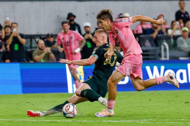 May 17, 2026, Miami, Florida, USA: Portland Timbers midfielder Brandon Bye (5) and Inter Miami forward DoÂ¡niel Pinto r (56) battle for the ball during a MLS, Fussball Herren, USA soccer match between Inter Miami CF and Portland Timbers at NU Stadium in Miami Miami USA - ZUMAa257 20260517_zsp_a257_047 Copyright: xChrisxArjoonx