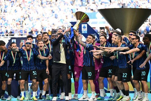 (260518) -- MILAN, May 18, 2026 -- Players of Inter Milan celebrate with the trophy after the Serie A football match between Inter Milan and Hellas Verona in Milan, Italy, May 17, 2026. (Photo by Xinhua) (SP)ITALY-MILAN-FOOTBALL-SERIE A-INTER MILAN VS HELLAS VERONA AugustoxCasasoli 
