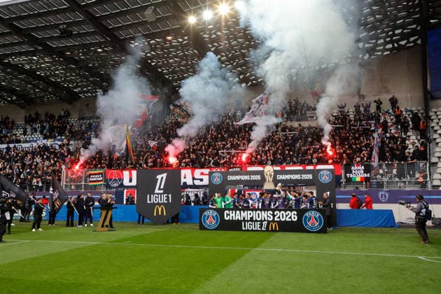 (260518) -- PARIS, May 18, 2026 -- PSG s players celebrate at the awarding ceremony for the Champions 2026 Ligue 1 prior to the Ligue 1 football match between Paris FC and Paris Saint-Germain (PSG) in Paris, France, May 17, 2026. (Photo by Xinhua) (SP)FRANCE-PARIS-FOOTBALL-LIGUE 1-PARIS FC VS PSG HenrixSzwarc 