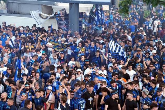 RECORD DATE NOT STATED IPA84799263 - Milan, Celebration of Inter Internazionale s 21st scudetto , team over Pullman in front of San Siro stadium  Copyright: xx xx 84799263  Copyright: xIMAGOx xIMAGO IndependentxPhotoxAgencyxInt.x 84799263