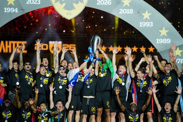 Trophy Presentation Ceremony For Winning The Greek Super League Championship AEK players celebrate as they lift the Greek Super League trophy during the trophy presentation ceremony at the Allwyn Arena in Greece on May 17, 2026. Athens Greece  Copyright: xGiorgosxArapekosx originalFilename:arapekos-notitle260517_nptQ7.jpg