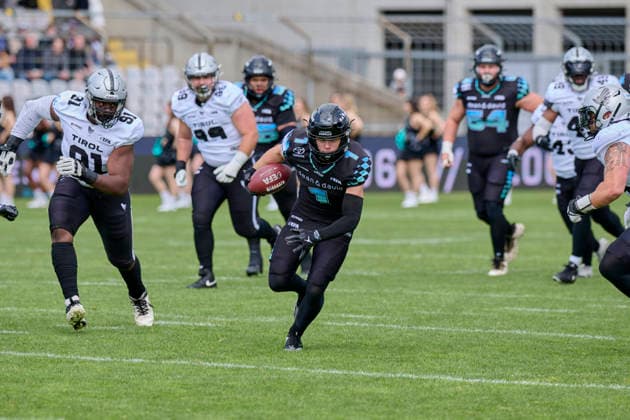 European Football Alliance, EFA, Munich Ravens, Raiders Tirol, Munich, 1 Sixten Dragan Munich Ravens, WR European Football Alliance, EFA, Munich Ravens, Raiders Tirol, Munich, Stadion an der Grünwalder Straße, American Football München Städtisches Stadion an der Grünwalder Straße Bayern Germany Copyright: xAmericanxFootballxNetworkx(AF.N)x·xGerhardxLehnerx