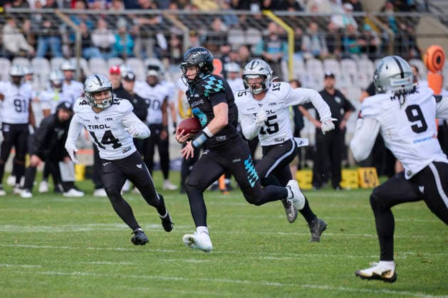 European Football Alliance, EFA, Munich Ravens, Raiders Tirol, Munich, 9 Russell Tabor Munich Ravens, QB European Football Alliance, EFA, Munich Ravens, Raiders Tirol, Munich, Stadion an der Grünwalder Straße, American Football München Städtisches Stadion an der Grünwalder Straße Bayern Germany Copyright: xAmericanxFootballxNetworkx(AF.N)x·xGerhardxLehnerx