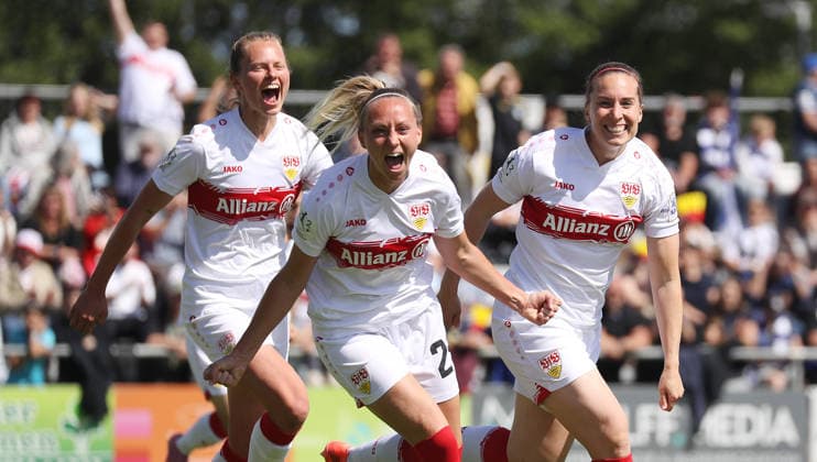 Sand , Soccer 2 Bundesliga , SC Sand vs VfB Stuttgart Women , VfB cheering , from left Maximiliane Rall Meike Meßmer Jana Spengler VfB