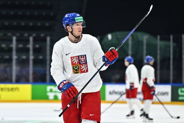 Marek Alscher attends Czech national Ice hockey, Eishockey team training session at the 2026 IIHF Ice Hockey World Championship, WM, Weltmeisterschaft in Fribourg, Switzerland, on May 18, 2026. (CTKxPhoto RadekxPetrasek) CTKPhotoP2026051803095  CTKPhotoP2026051803095