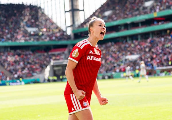 Einzelbild, Single image: Giulia Gwinn (FC Bayern Muenchen, 7), Jubel nach dem Tor, jubelnd, bejubelt, jubelt, jubeln, emotionen, celebrate. 46. DFB-Pokal Finale der Frauen: VfL Wolfsburg - FC Bayern München DFL regulations prohibit any use of photographs as image sequences and or quasi-video. *** Einzelbild, Single image Giulia Gwinn FC Bayern Muenchen, 7 , Jubel nach dem Tor, jubelnd, bejubelt, jubelt, jubeln, emotionen, celebrate 46 DFB Pokal Finale der Frauen VfL Wolfsburg FC Bayern München DFL regulations prohibit any use of photographs as image sequences and or quasi video Copyright: HMBxMedia xMarcoxBader