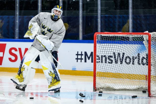 260518 goaltender Love Härenstam of Sweden at a practice session during the 2026 IIHF Ice Hockey World Championship on May 18, 2026 in Fribourg Photo Jesper Zerman BILDBYRAN kod JZ JZ0717 ishockey ice hockey ishockey vm 2026 vm 2026 iihf world championship träning practice sverige sweden day 4 bbeng  Copyright: JESPERxZERMAN BB260518JZ030