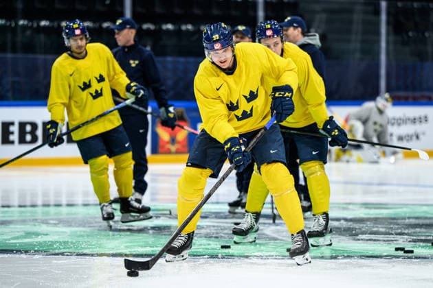 260518 Jakob Silfverberg of Sweden at a practice session during the 2026 IIHF Ice Hockey World Championship on May 18, 2026 in Fribourg Photo Jesper Zerman BILDBYRAN kod JZ JZ0717 ishockey ice hockey ishockey vm 2026 vm 2026 iihf world championship träning practice sverige sweden day 4 bbeng  Copyright: JESPERxZERMAN BB260518JZ034