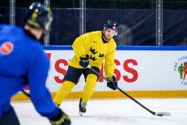 260518 Erik Brännström of Sweden at a practice session during the 2026 IIHF Ice Hockey World Championship on May 18, 2026 in Fribourg Photo Jesper Zerman BILDBYRAN kod JZ JZ0717 ishockey ice hockey ishockey vm 2026 vm 2026 iihf world championship träning practice sverige sweden day 4 bbeng  Copyright: JESPERxZERMAN BB260518JZ041
