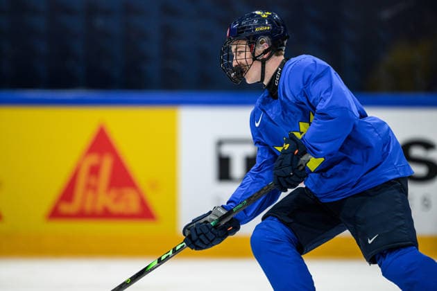 260518 Viggo Björck of Sweden at a practice session during the 2026 IIHF Ice Hockey World Championship on May 18, 2026 in Fribourg Photo Jesper Zerman BILDBYRAN kod JZ JZ0717 ishockey ice hockey ishockey vm 2026 vm 2026 iihf world championship träning practice sverige sweden day 4 bbeng  Copyright: JESPERxZERMAN BB260518JZ050