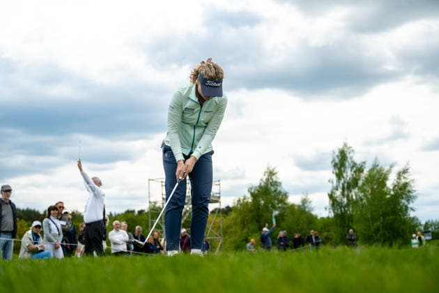 HAMBURG, GERMANY - MAY 17: Sara Kouskova of the Czech Republic hitting a pitch shot onto the green of the 10th hole during the final round of the Amundi German Masters at Green Eagle Golf Courses on May 17, 2026 in Hamburg, Germany. Credit: Andy Astfalck NurPhoto Germany Copyright: xAndyxAstfalckx