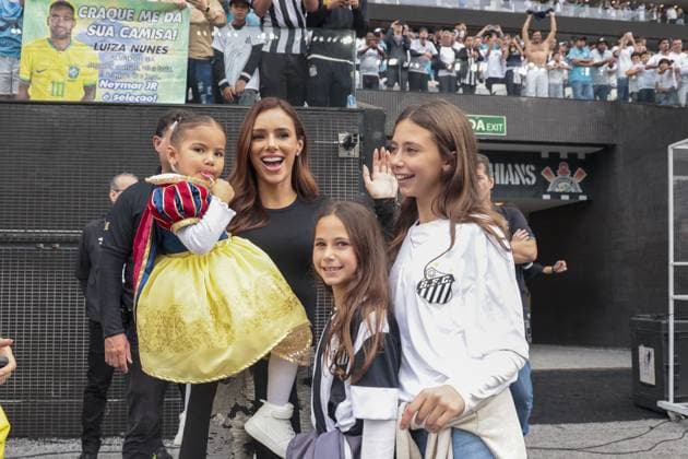RECORD DATE NOT STATED match between Santos and Coritiba for the Brazilian championship Sao Paulo (SP), 05 17 2026 Santos Coritiba Brazilian Championship Bruna Biancardi with her daughter Mavie where Neymar was in a decisive game one day before the call-up for the 2026 World Cup, in a match between Santos against Coritiba, valid for the 16th round of the Brazilian Championship, at Neo Quimica Arena, this Sunday (17).(Foto: Leco Viana Thenews2 imago images) SPO  Copyright: xLecoxVianax