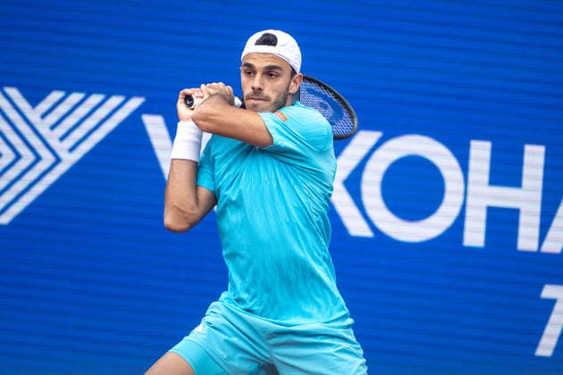 HAMBURG, GERMANY - MAY 18: Francisco Cerundolo of Argentina plays a backhand shot to opponent Alex de Minaur of Australia during their Men s Singles Round One match at the Bitpanda Hamburg Open on May 18, 2026 in Hamburg, Germany. Credit: Andy Astfalck NurPhoto Germany Copyright: xAndyxAstfalckx